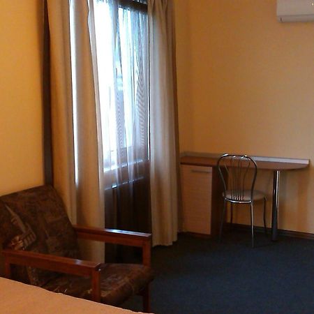 Yuzhniy Dvorik Aparthotel Odesa Exterior photo