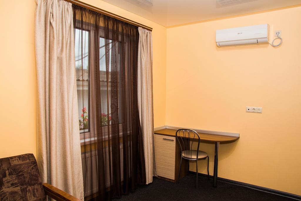 Yuzhniy Dvorik Aparthotel Odesa Exterior photo